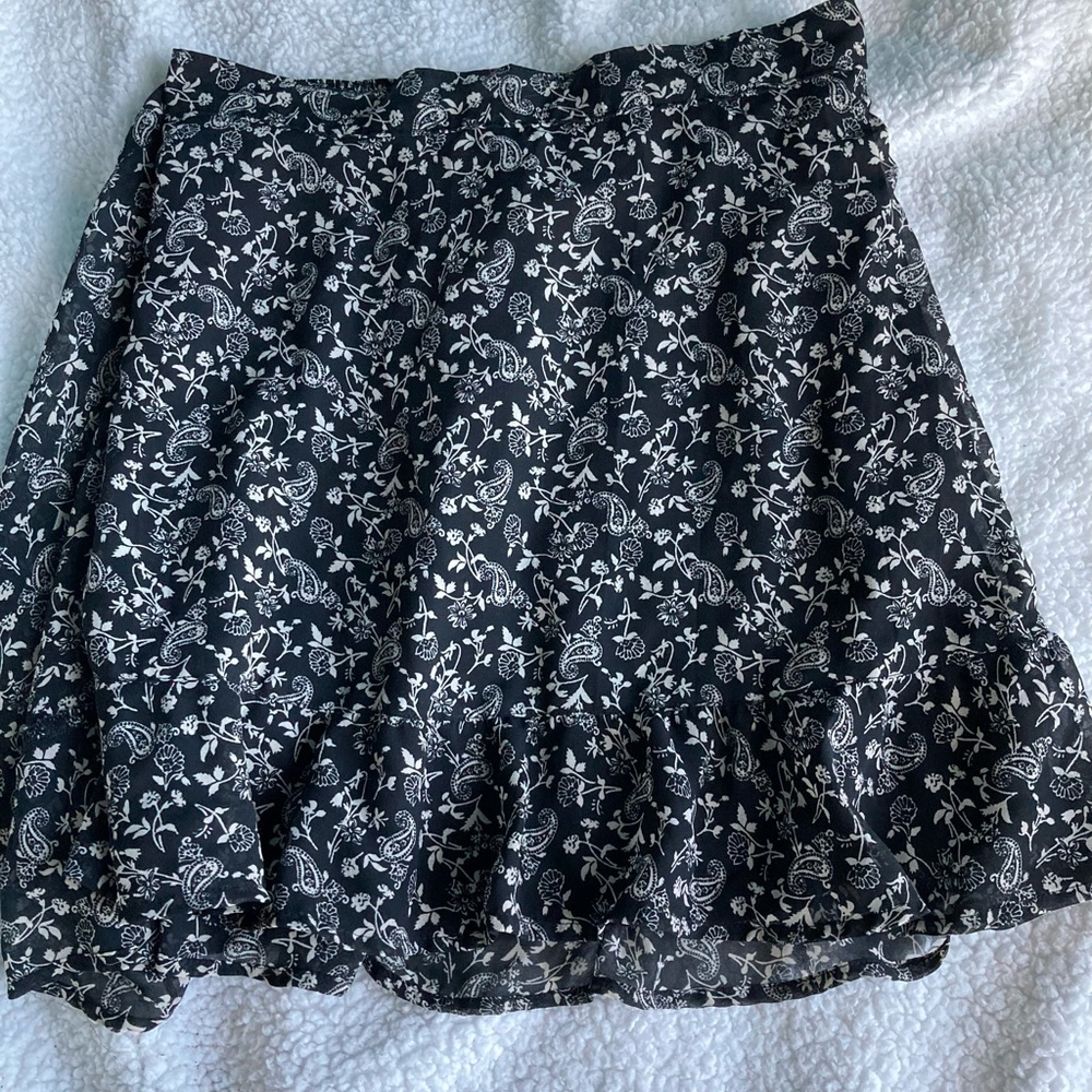 Hollister Black Tie Skirt with flower and butterfly patterns Size S